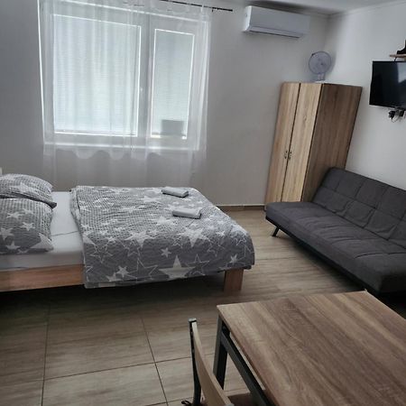 Apartmany Roland Вельки-Медер Экстерьер фото